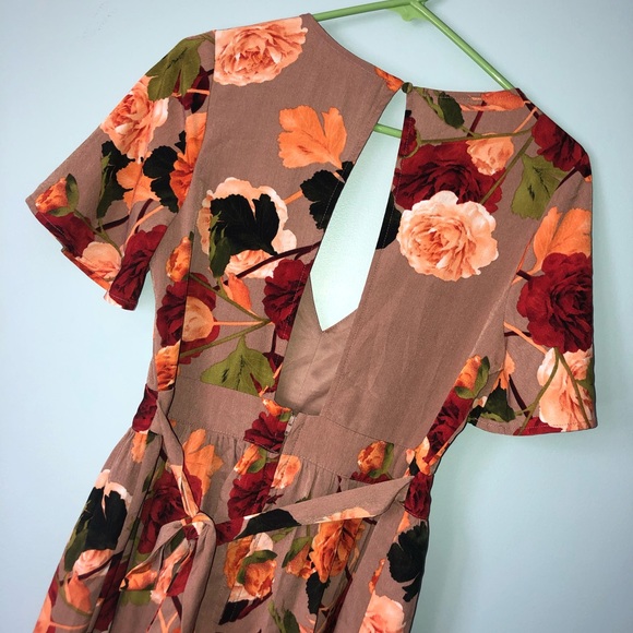 High Low Windsor Dress - Picture 7 of 7